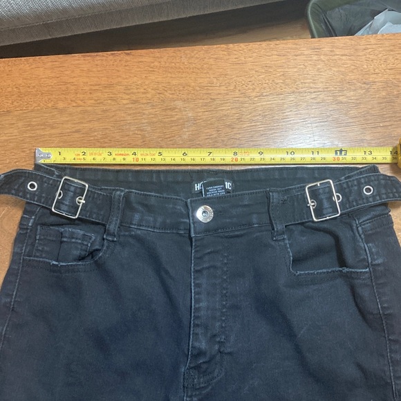 🍀2for$25🍀Hot Topic Distressed Black Jean Shorts W/Buckles High Waisted Juniors 7 - Picture 10 of 12